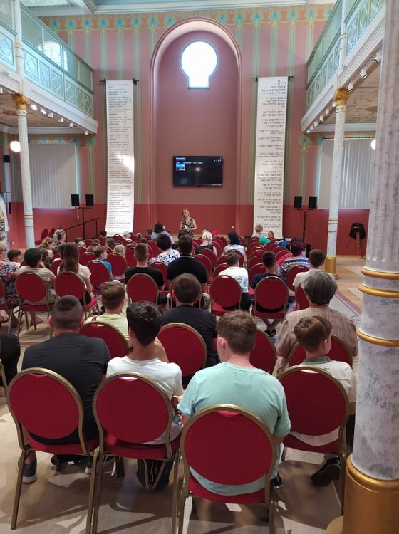 Ifjúsági és Vakációs Bibliahét 27